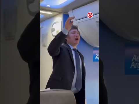 #JavierMilei viajó en un vuelo comercial de #AerolíneasArgentinas y causó sensación