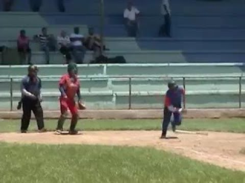 Continúa Liga Azucarera de Béisbol en Cienfuegos