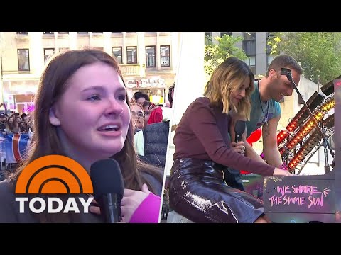 See Savannah Guthrie, Chris Martin play piano for Coldplay fan