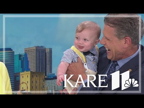 Randy's grandkids make TV debut on 'Papa's' final newscast