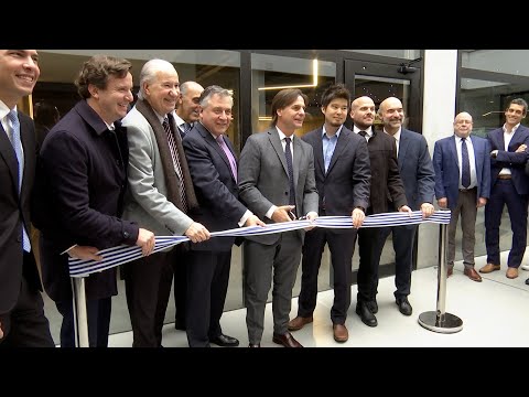 Imágenes del presidente Lacalle Pou en inauguración de laboratorios de Microsoft