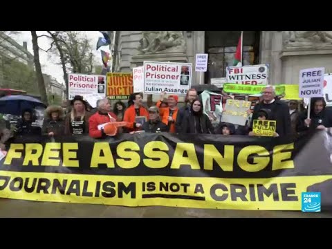 Biden estaría considerando retirar los cargos de Julian Assange