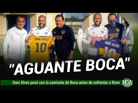 ¿La picanteó Dani Alves posó con la camiseta de Boca en la previa del partido contra River