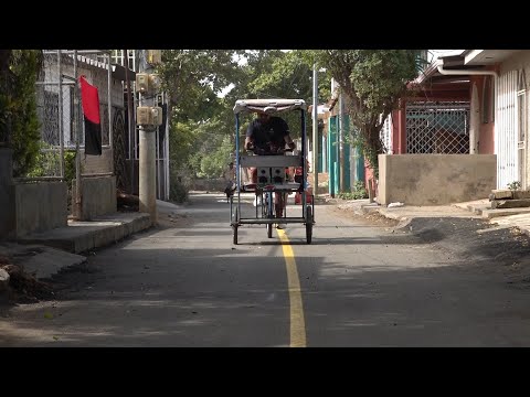 Comuna capitalina entrega calles pavimentadas en el barrio Laureles Norte