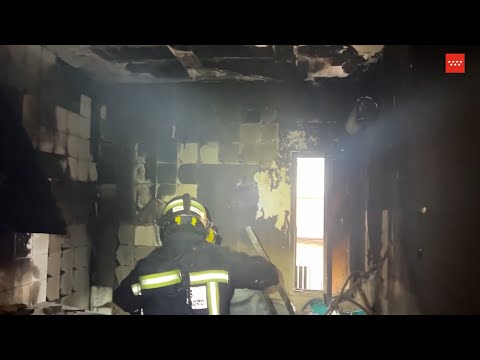 Bomberos extinguen un incendio en San Sebastián de los Reyes que deja cinco heridos leves