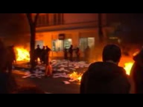 Intruders crash Paris protest on police images law