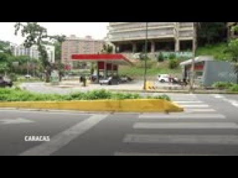 Vuelve escasez de gasolina a Venezuela