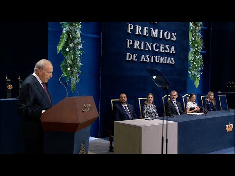 Fernández-Vega dice que la Fundación Princesa de Asturias construye un mundo mejor