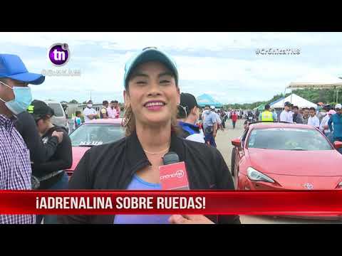 Amantes de la velocidad participan de competencia cuarto de milla en Managua - Nicaragua