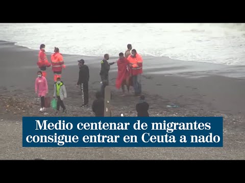 Al medio centenar de migrantes consigue entrar en Ceuta a nado