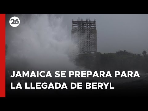 JAMAICA se prepara para la llegada del huracán Beryl
