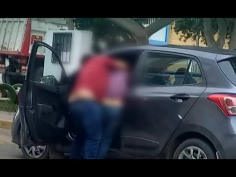 Mujer ampaya a su esposo con la amante en plena calle y tiene violenta reacción
