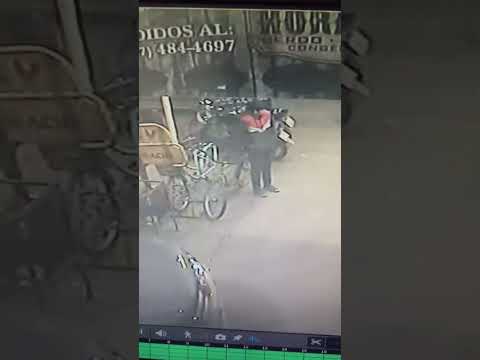 Así un menor robó una bicicleta frente a un negocio en Malvinas