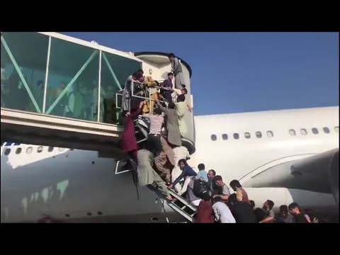 Estampida en el aeropuerto de Kabul: así fue la desesperación por huir de Afganistán