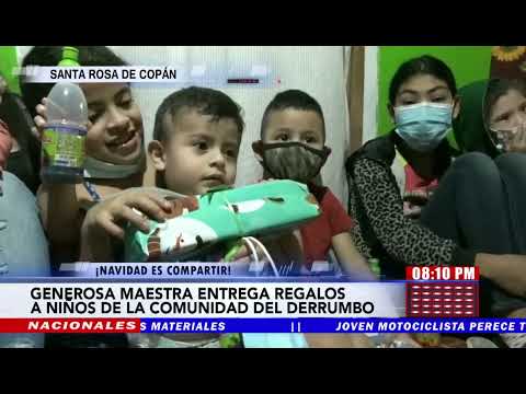 Maestra lleva la alegría a niños de la comunidad de El Derrumbo en Santa Rosa de Copán