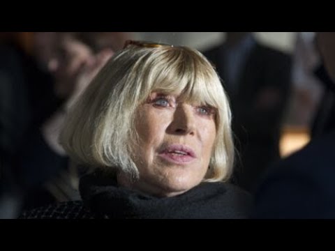 Marianne Faithfull au plus mal : bien que guérie de la Covid-19, elle donne...