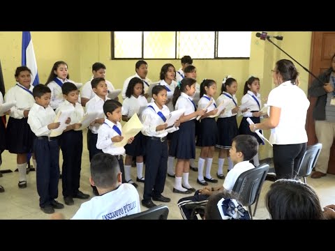 Coro del instituto Rigoberto López Pérez celebra el Amor y la Amistad con un concierto