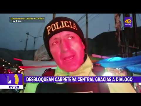 Huancavelica: desbloquean carretera central gracias a diálogo entre manifestantes y policía