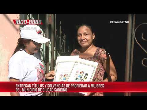 Entregan títulos de propiedad a mujeres de Ciudad Sandino - Nicaragua