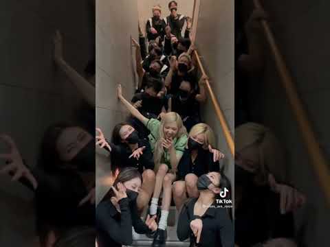 [TikTok] Rosé sings On The Ground a cappella with her dancers