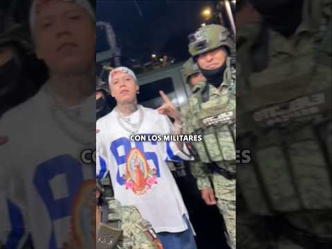 Santa Fe Klan se toma fotos con los militares #santafeklan