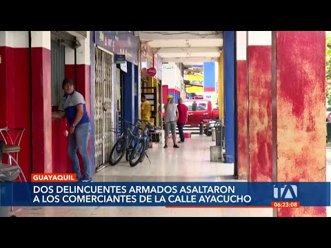 Dos personas armadas asaltaron a trabajadores de un local en el centro de Guayaquil