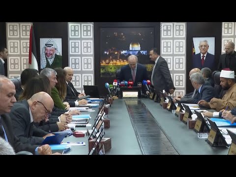 New Palestinian PM Mustafa chairs first meeting of his new cabinet members