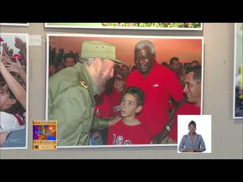 Inauguran Expo Fotográfica en homenaje a Fidel en la capital de Cuba