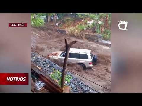 Fuerte corriente arrastra una camioneta y a su ocupante en Managua