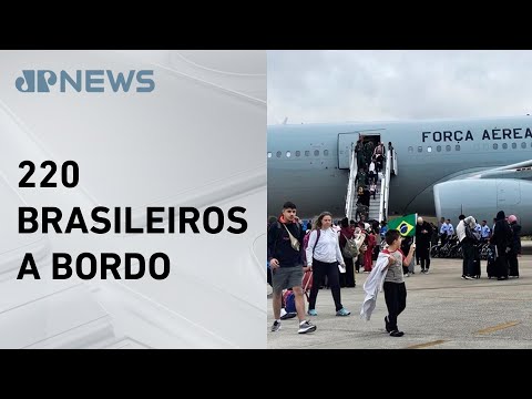 Quinto voo da FAB com repatriados vindos do Líbano chega ao Brasil