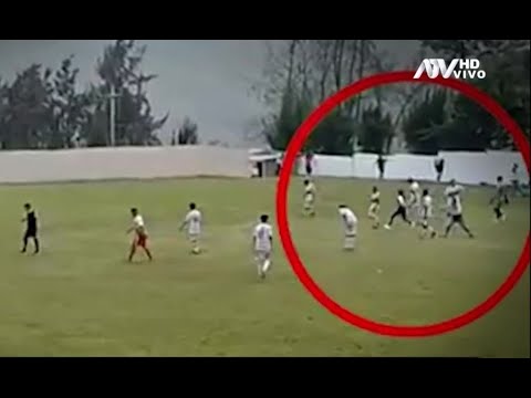 Copa Perú: Hinchas linchan a un árbitro en pleno partido