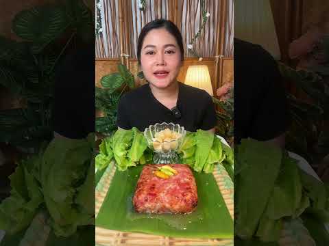 แหนมหนังหมูอบร้อนๆข้าวเหนียวอ