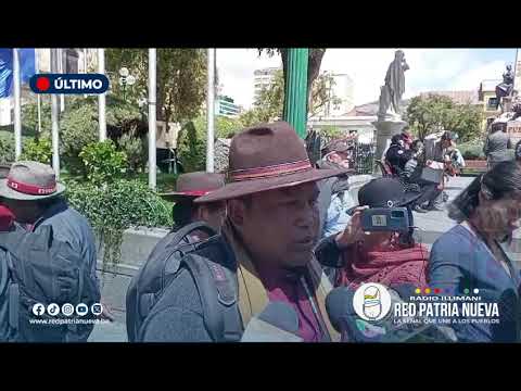 Campesinos de Oruro se suman a la vigilia en la ALP para exigir la aprobación de créditos