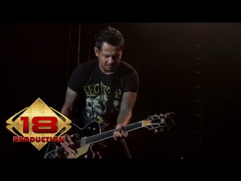 Superman Is Dead - Kuat Kita Bersinar  (Live Konser Magelang 15 Oktober 2014)