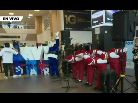 Viajeros viven por adelantado la Navidad en el aeropuerto Jorge Chávez