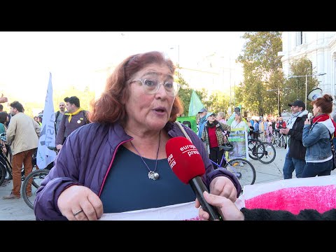 Izquierda Unida sobre los disturbios frente a la sede del PSOE: Es un ataque a la democracia