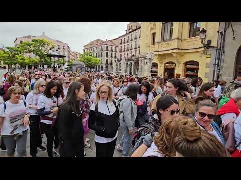XVI Marcha Mujeres de Segovia 2024. Plaza Mayor. Salida completa. Día de la  Madre. 5/5/2024