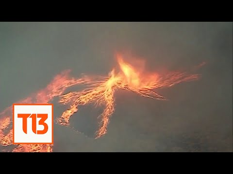 Registran tornado de fuego durante incendio forestal en California