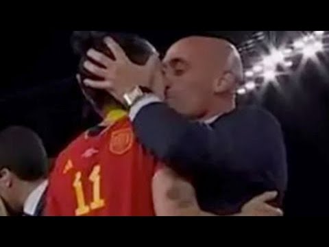 El beso que empañó histórico triunfo en Copa Mundial de fútbol femenino