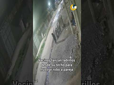 Puno: Vecinos lanzan ladrillos desde techo de vivienda para frustrar robo a pareja