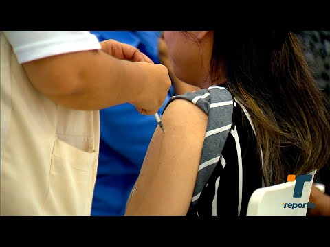 Ciudadanos acudieron a jornada de vacunación en Dorado Mall