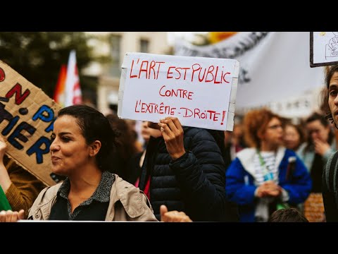 Climat de tension en France - De nombreuses manifestations contre l'extrême droite