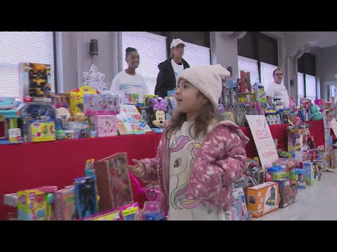 Chicagoland Toy Drive distributes over 5,000 Christmas gifts to families in need