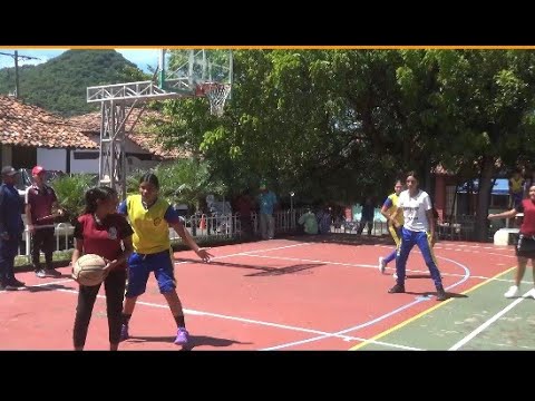 Juegos estudiantiles en Jocoro, Morazán, en el que participaron diferentes centros educativos
