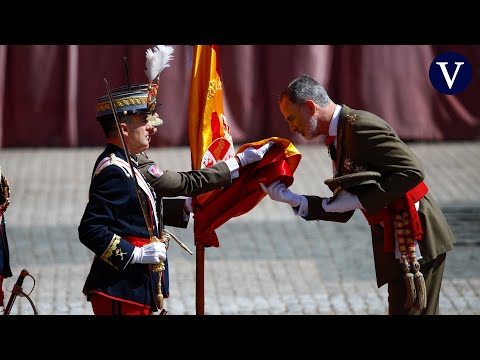 El rey Felipe VI vuelve a jurar bandera con la princesa Leonor como testigo