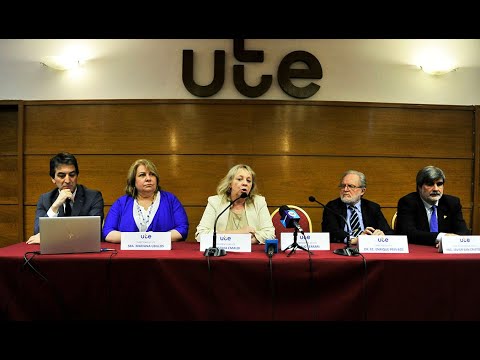 Imágenes de presentación de programa de emisión de obligaciones negociables de UTE.