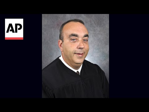 Kentucky sheriff charged in killing of judge at courthouse