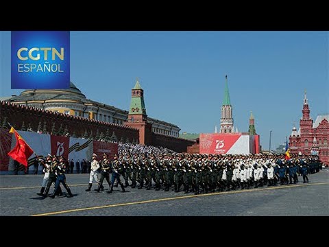 Soldados chinos participan en las celebraciones de Rusia por el final de la Segunda Guerra Mundial