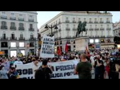 Protest as ex Spanish king leaves the country