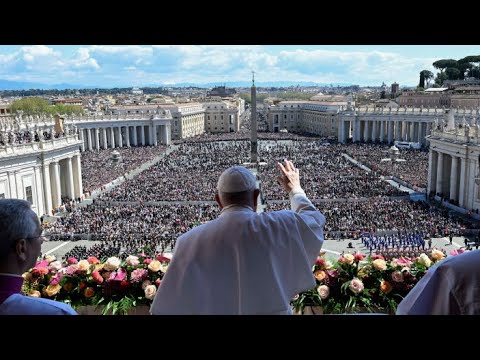 «Il est génial» : au Vatican, les fidèles heureux de voir le pape François à la messe de Pâques